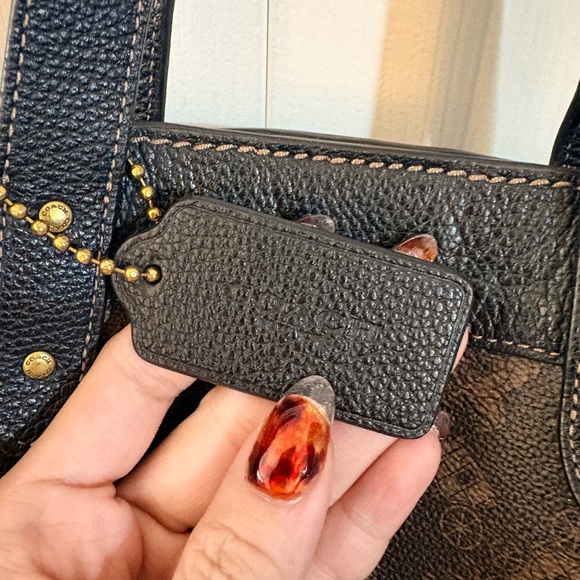 Brown Coach shoulder bag with tags - Picture 2 of 6